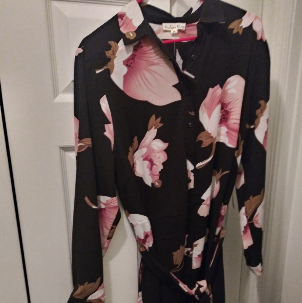 ❤Black and Pink Floral Dress - Picture 3 of 4